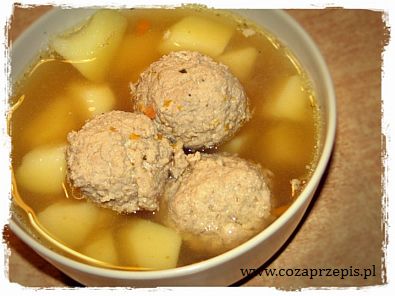 Zupa „kwaśny klops” mojej mamy i babci